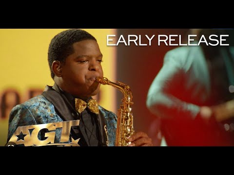 Saxophonist Avery Dixon Performs Pharrell Williams' "Happy"  | America's got talent all stars