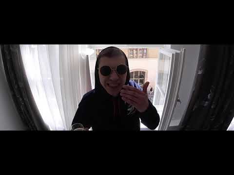 Smolak - Moshpit (prod. MLBeatz)