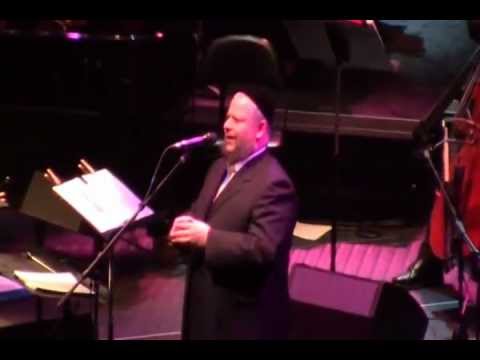 Cantor Yitzchak Meir Helfgot Sings "Retzei"  at Barclays Center With Itzhak Perlman