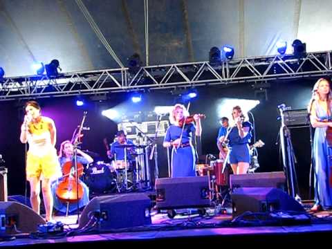 The Mummers, (3) Wonderland, live at Latitude, 17 July 2009