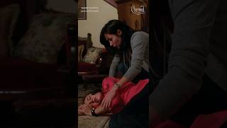 Phoebe Puts Her Life On The Line I Where to watch: para.mt/Charmed #shorts