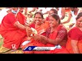 Medaram Sammakka Saralamma Jatara Hundi Counting Process | V6 News - Video