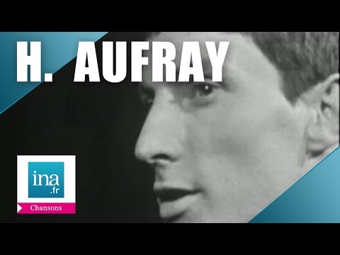 Hugues Aufray "N'y pense plus tout est bien" | Archive INA