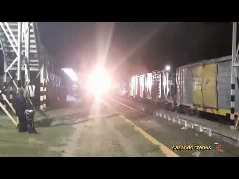 G26-CW-2 1000 + G22 A715 con tren N°584 arribando a justo daract proveniente desde Palmira 26/2/24