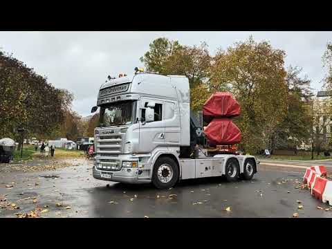 Ordelman's Airborne Speed-32 pulling onto Hyde Park Winter Wonderland 2025 