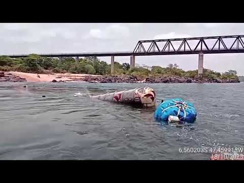 Caminhão tanque sendo tirado do rio Tocantins Estreito/Aguiarnopolis ponte Jk