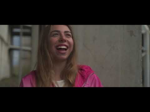 Lana Lovreković DALJE PLEŠEŠ SAM(Official Video)