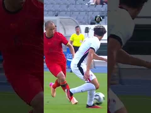 What. A. Save! 🧤Yapp Hung Fai 👏 #EAFF2025 #EAFF #E1