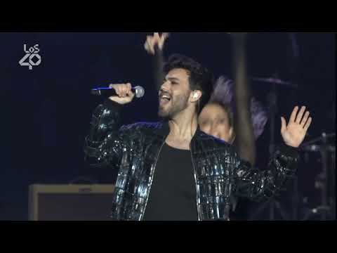 Agoney estrenando Bangover en Los 40 Primavera Pop Madrid 2022