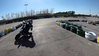 preview picture of video 'GOPR0109 gravando a camacho y su malcor karting Nabella center'