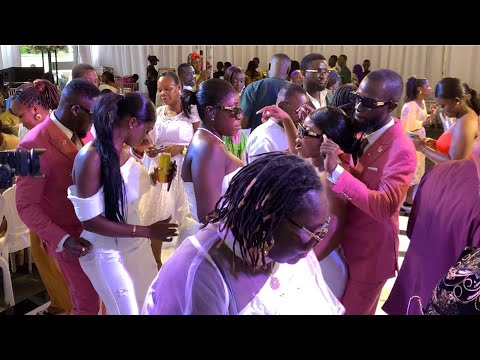 Watch Coastal band massive performance at this Beautiful ❤️Wedding reception. The best Highlife Jam