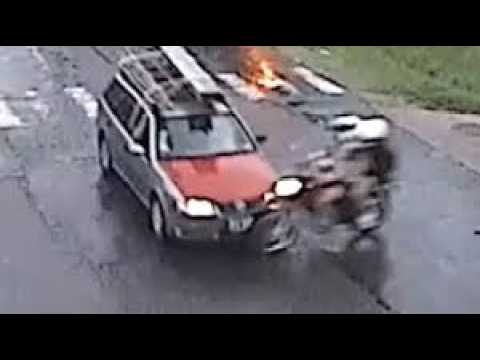 Violento accidente de moto en Tigre - las 2 personas volaron ACCIDENTOLOGIA PREVENCION