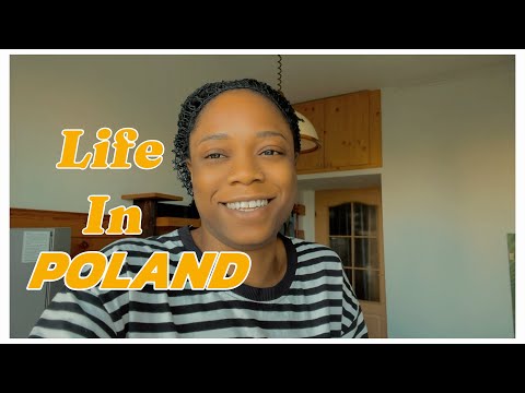 Life In POLAND 🇵🇱 Vlog: First Friends In Warsaw , Warsaw Old Town Tour,  Fun Water Show