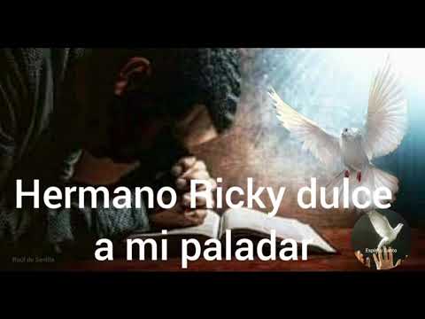hermano Ricki solo descansa