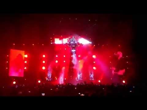 Lucie - Krev a r'n'r - live @ O2 Prague 10.6.2014