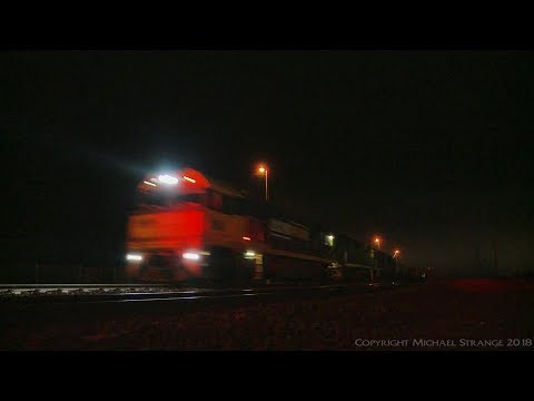 MP5 Container Train Late At Night (8/11/2017) - PoathTV Australian Railways
