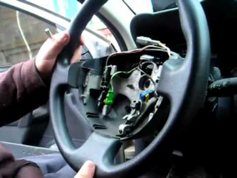 comment demonter airbag clio 3