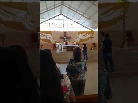 Missa no domingo no santuário de Santa Cruz dos Milagres.