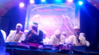 Download lagu AZ - ZAHIR ft HABIB ALI ZAINAL ABIDIN ASSEGAF - QOMARUN SIDANAN NABI mp3