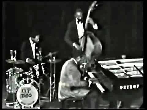 Oscar Peterson, Sam Jones, Bobby Durham,"The Lamp is Low"