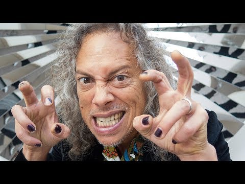 METALLICA's Kirk Hammett Shows Off His Museum Horror Exhibit In Salem, Massachusetts