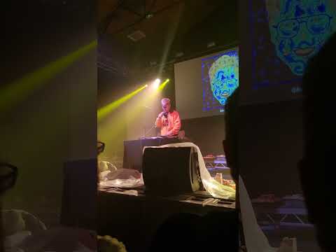 DJ DOUGGPOUND Plays Some Black Eyed Peas @TheEricAndreShow Live in Bristol