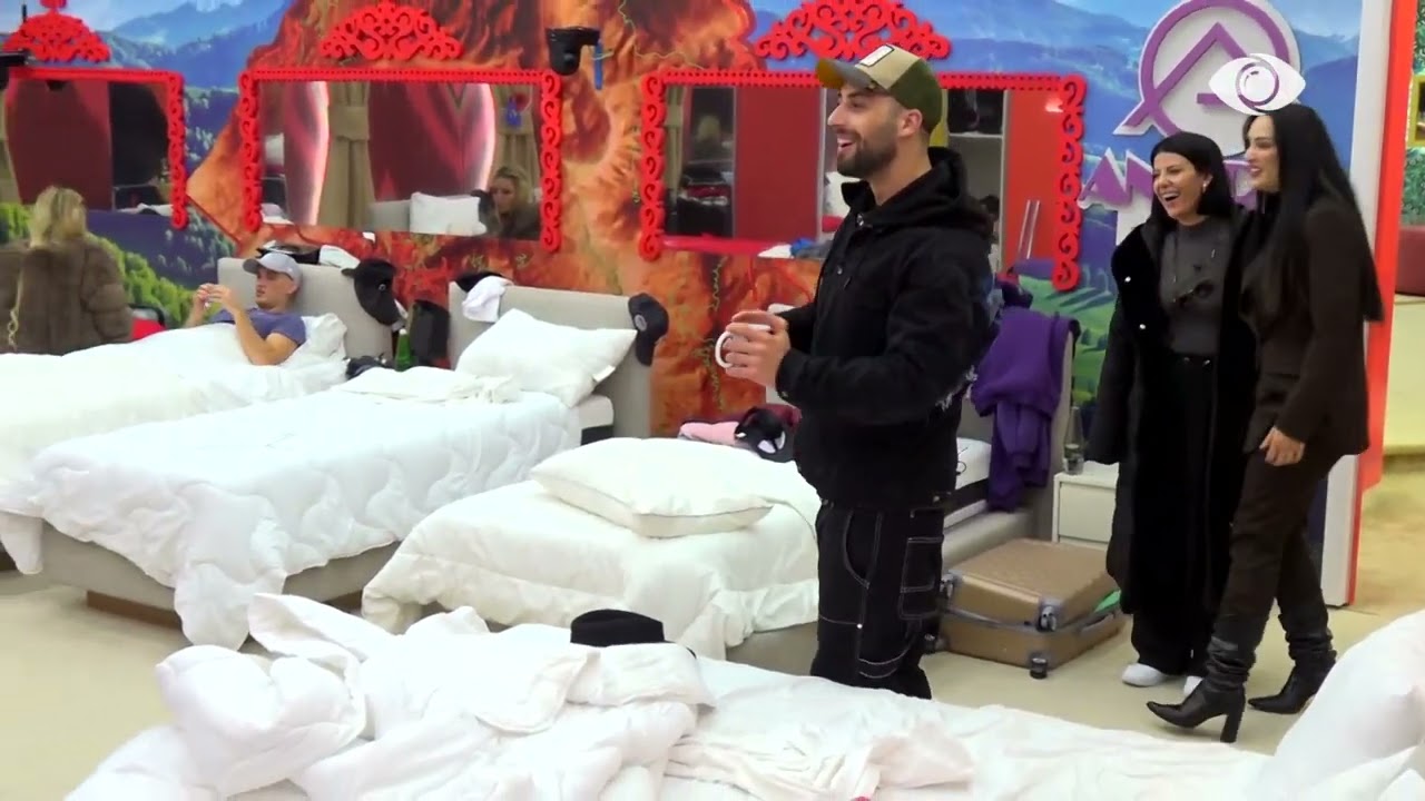 “Kush janë shokët e mi që vishen ashtu?”/ Rike debaton me Meritonin