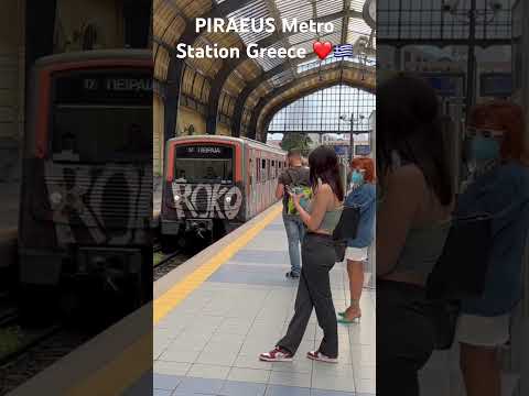Pegando o metrô em Piraeus Atenas. ❤️🇬🇷