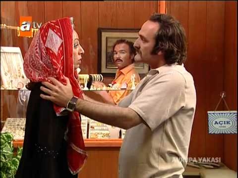 Burhan Makbule'ye ucuz bir yuzuk almaya kalkiyor.