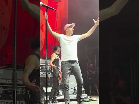 Eklat bei DONOTS Konzert: MONTREAL-Frontmann schlägt Sänger Ingo nieder!