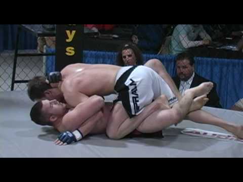 Brad Gilliam vs. Jason Wolfe -=- Colosseum Combat XI 01/16/2010
