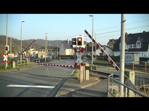 Spoorwegovergang Dillenburg (D) // Railroad crossing // Bahnübergang