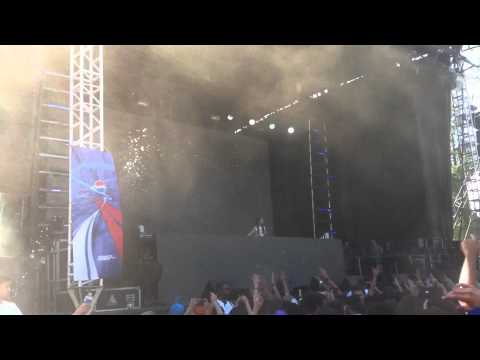 Steve Aoki & Knife Party - Pile Driver @ Inox Park 2012 Paris