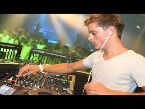 Martin Garrix ft  Sidney Samson - Trojan