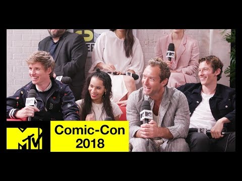 'Fantastic Beasts: The Crimes of Grindelwald' Cast on SEXY Dumbledore & More! | Comic-Con 2018