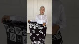 Download lagu sarung santriwati #shorts mp3