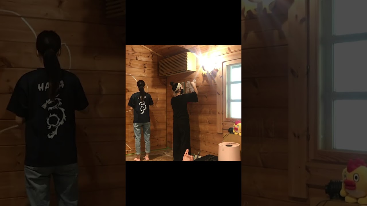 マイクロピッグカフェの壁画