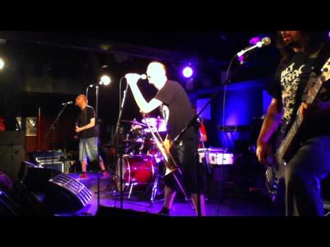 Random Hand - Anger Management (Live at The Waterfront, Norwich 04.05.11)