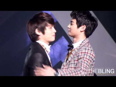 [fancam] 101127 SHINee / SM the Ballad jonghyun hugs with minho @ MC