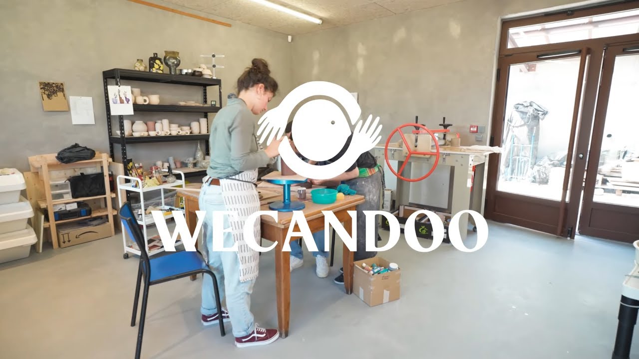 Modelez votre duo de mugs en grès - Vidéo