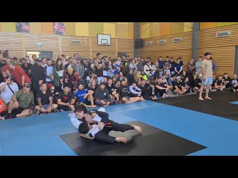 Anton vs Ibai White - Ground works bij, Christchurch regionals