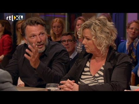 Ouders Dexter: Je kan geen stap terug doen - RTL LATE NIGHT