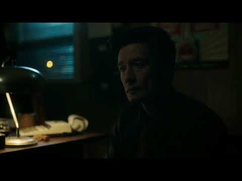 Reggie Hugs His Dad, Hiram Watches Penelope And Veronica On TV - Riverdale 5x12 Music Scene