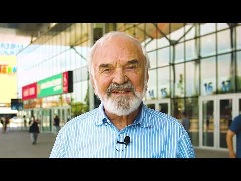 Zdeněk Svěrák v očkovacím centru O2 universum