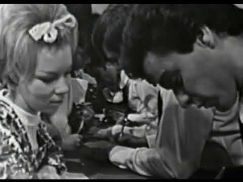 American Bandstand 1966 - These Boots Are Made For Walkin', Nancy Sinatra