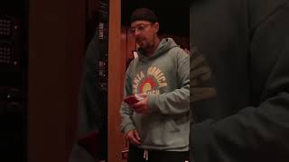 Justin Bieber listens to the demo of "Habitual" !