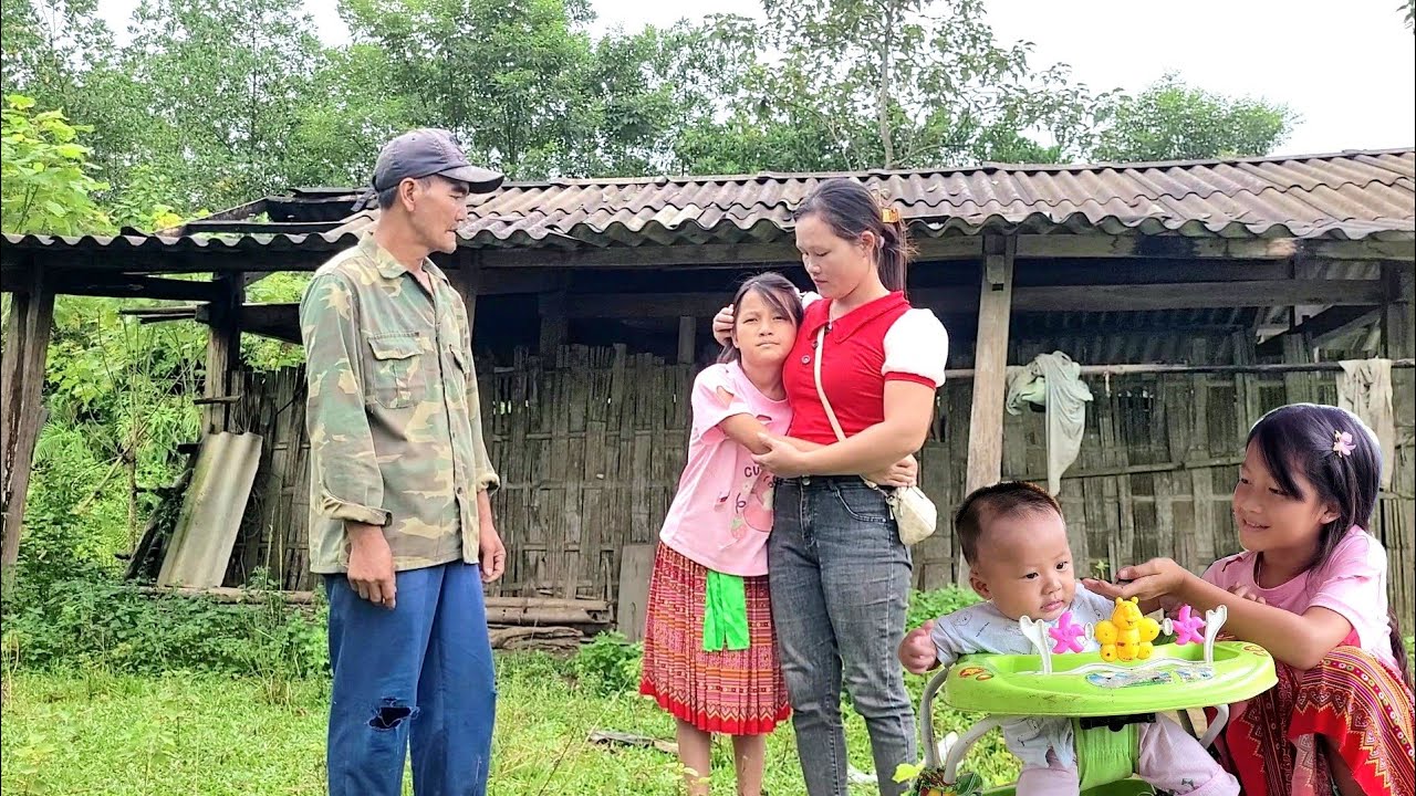 Hoang found Nga after days of being missing in the forest. Thanks matchmaker.