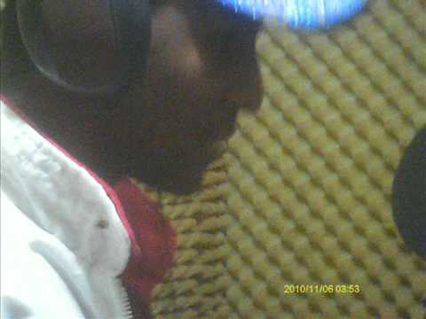 El Travi-eso Callejero - Un Party en la Esquina (video de fotos)