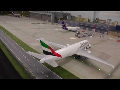 Highlights of HO Airport Knuffingen at Miniatur Wunderland Hamburg, Germany, 14-1-14, part 2