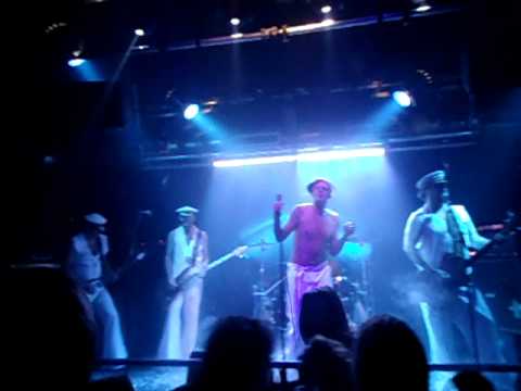 Porn To Hula - I hate the 80's. Live at Chelsea Vienna